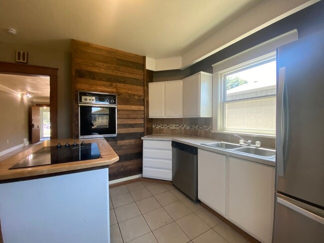 Photo - 18-20 N. 7th Street Unit 18 N. 7th Street- Upper