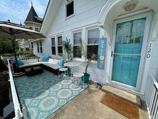 Photo - 120 N Monroe Ave