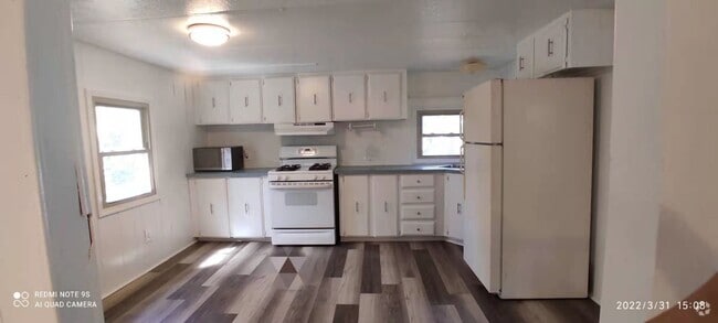 Building Photo - 199 Goshen St Rental