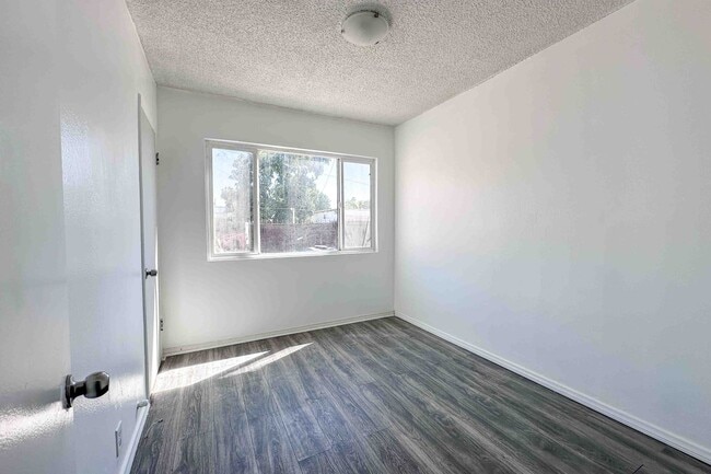 Photo - 1720 W Gage Ave Unit 1722