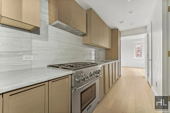 Building Photo - PARK AVENUE Rental