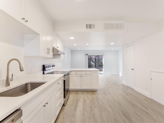 Photo - 3816 Southway Dr