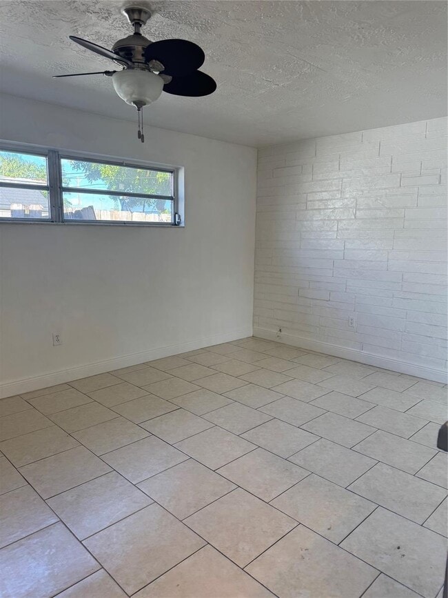 Photo - 2000 NW 91st Way