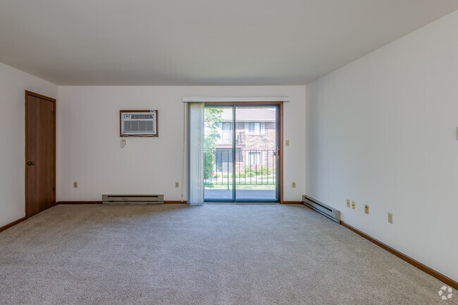 2 BR, 1 BA - 980SF