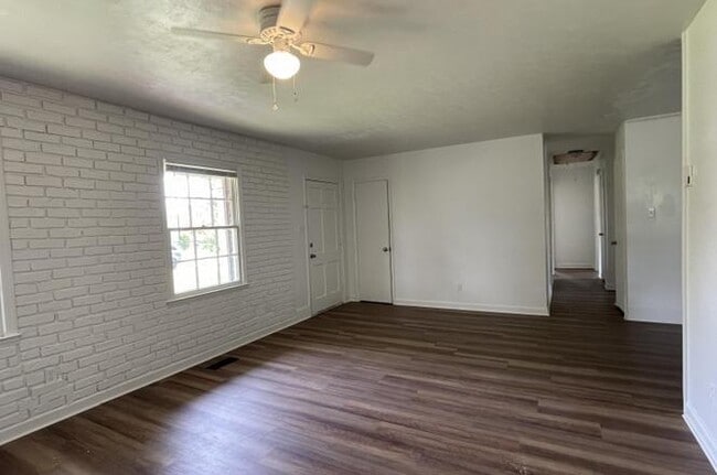 Photo - 403 Sheffield Dr