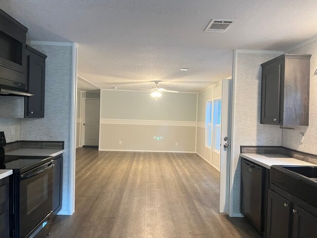 Photo - 2243 Limerick Rd