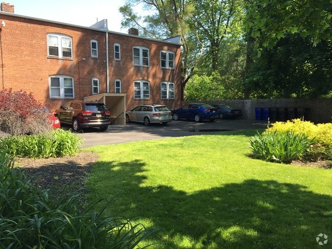 Building Photo - 1745 W 31st Pl Unit 1 Rental