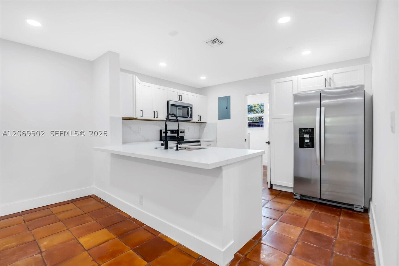 Photo - 850 SW 12th Pl