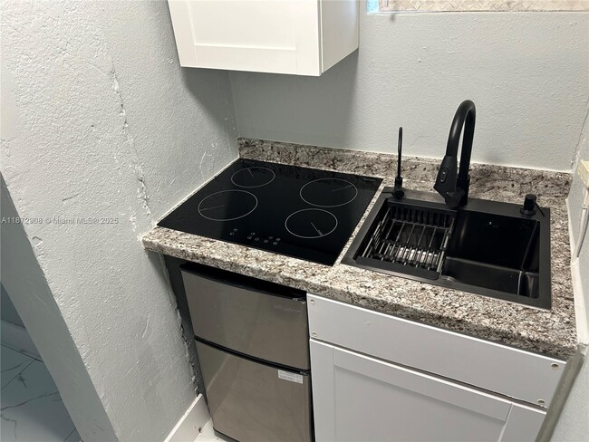 Photo - 4340 SW 24th St Unit 1