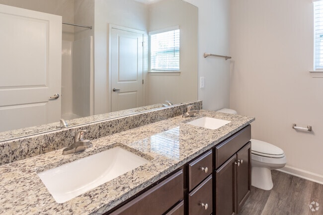 3BR, 2BA - 1295SF Azalea - Bathroom