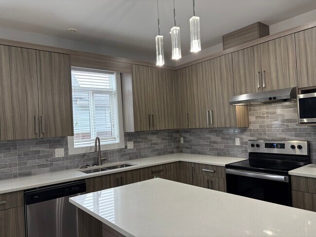 Photo - 826 Cadder Ave