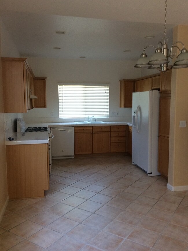 Gorgeous, bright Double Diamond home! - Gorgeous, bright Double Diamond home!