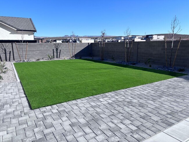 Photo - Brand New 6 Bed 4 Bath Rental with pool Near Sand Hollow!