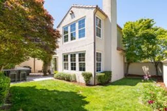 Photo - Private 4-Bedroom Cul-de-Sac Home with Hot Tub & Two Living Areas