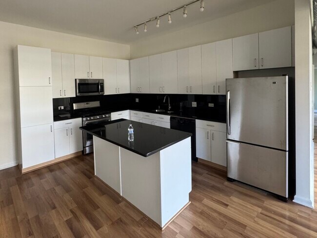 Photo - 1631 S Michigan Ave