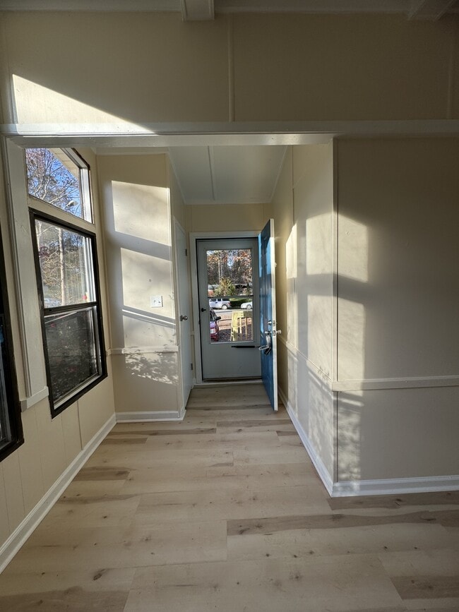 Photo - 2717 Hayes Dr