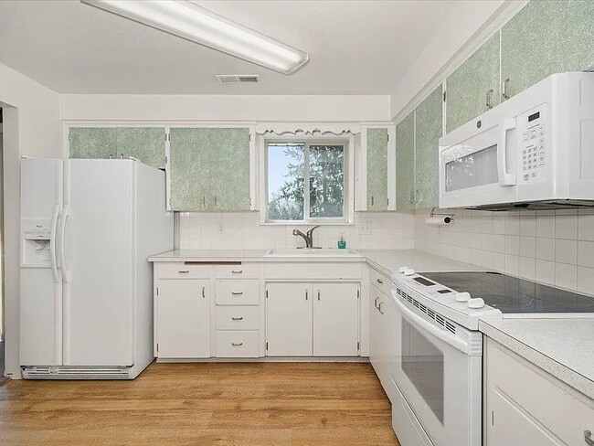 Photo - 214 Walker Dr