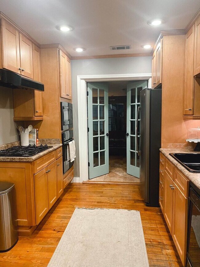 Photo - 407 Broad St