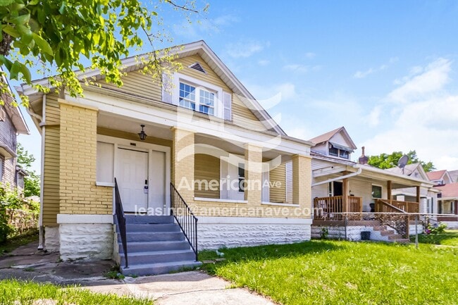 Photo - 2220 Grand Ave