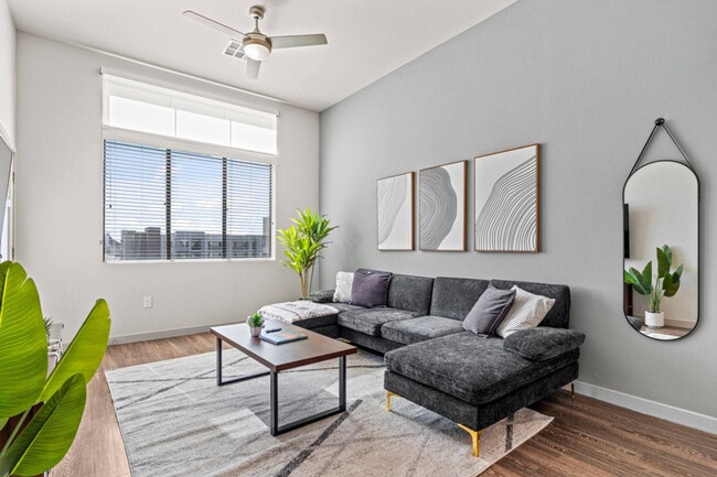 Photo - 711 W Broadway Rd Unidad ID1366982P