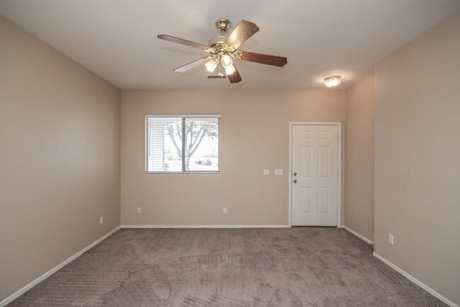 Photo - 11170 W Holly St