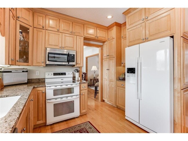 Photo - 8161 Shadyview Ln N