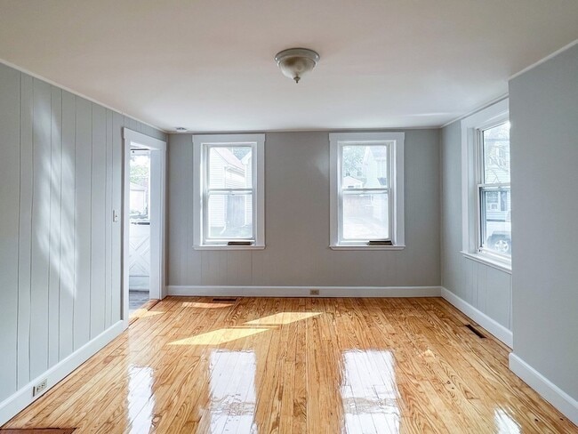 Photo - 25 Common St Unit 1