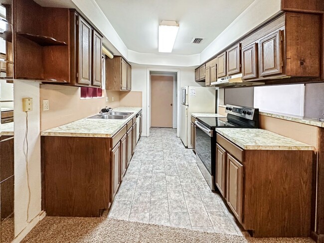 Photo - 1406 N Tasker Dr