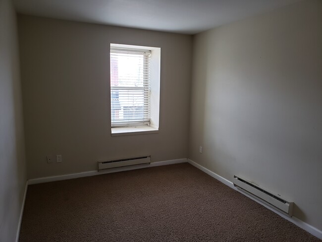 Bedroom 2 - 405 Cedar St Unit #3