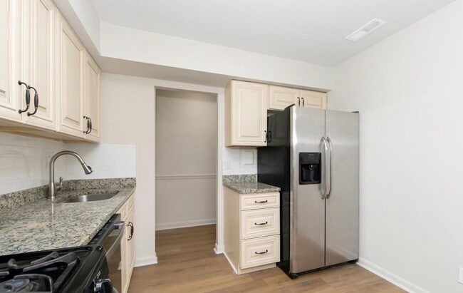 Photo - 222 Echelon Rd Unit 222 Echelon Rd Apt 8