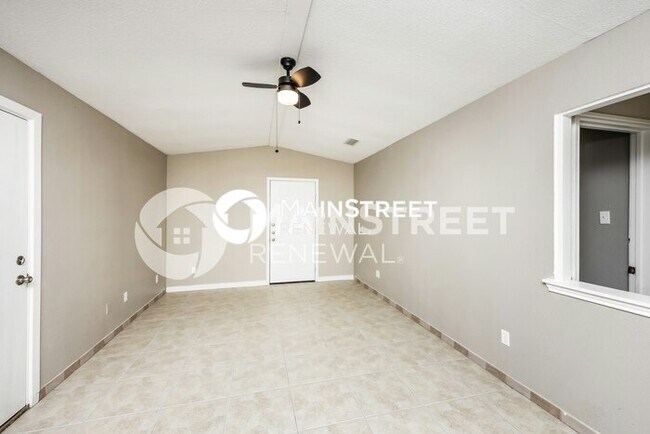 Photo - 3 Bedroom Pet-Friendly Home in DALLAS, TX with Main Street Renewal