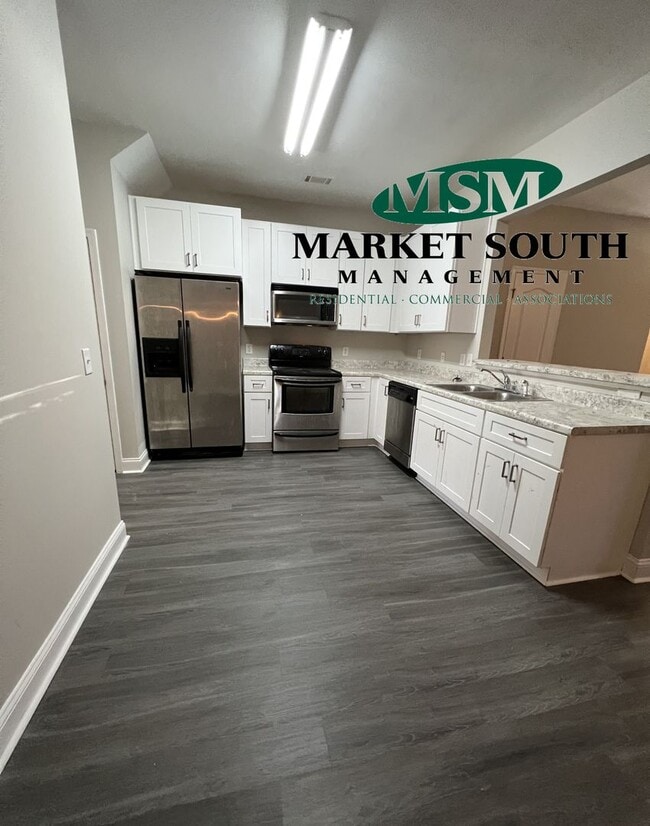 Photo - **APPLICATION PENDING!! UPDATED RICE HOPE TOWNHOME