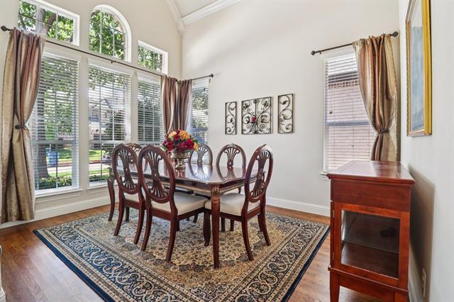 Photo - 8316 Lindsay Gardens