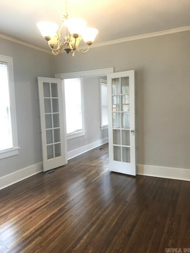 Photo - 1405 Kavanaugh Blvd