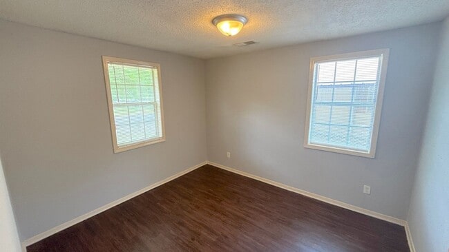 Photo - 1734 Wildrose St
