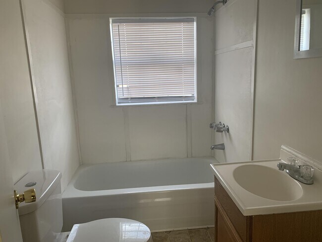 Photo - 110-P110 Edelle Osgood Ave