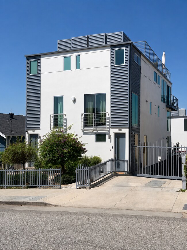 Photo - 1729 Lucile Ave