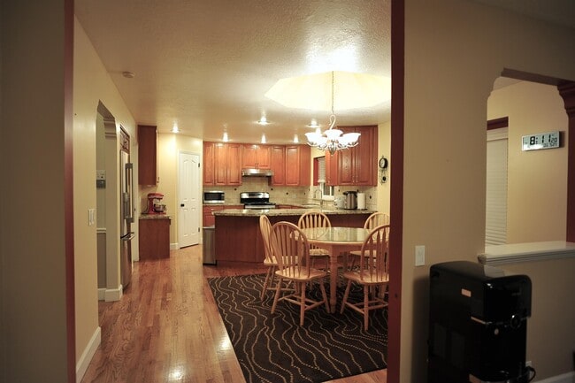Photo - 6943 Hollow Ridge Rd