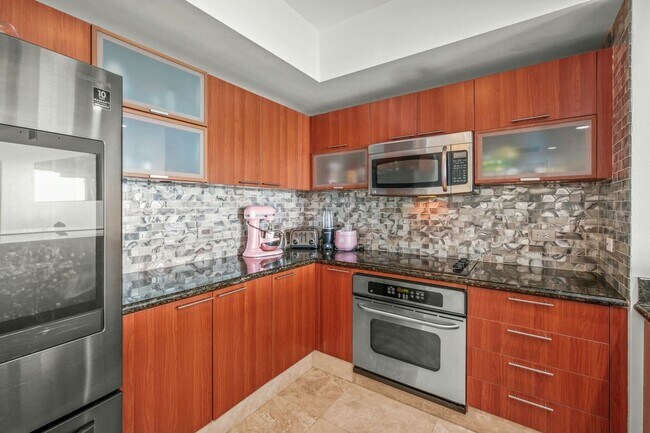 Photo - 2640 Lake Shore Dr Casa