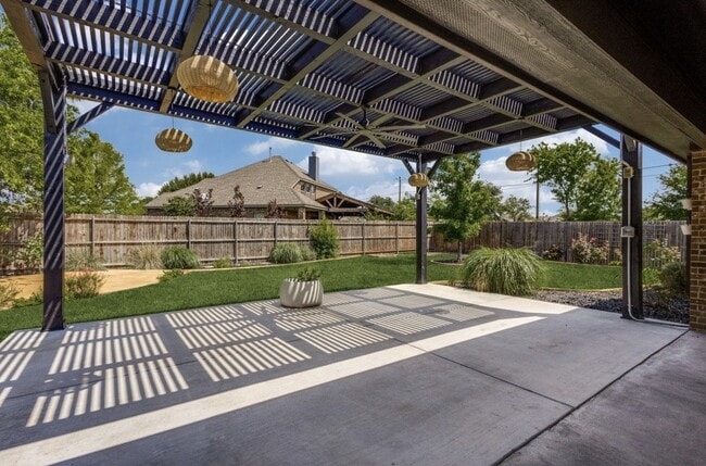 Photo - 3317 Creekhaven Dr