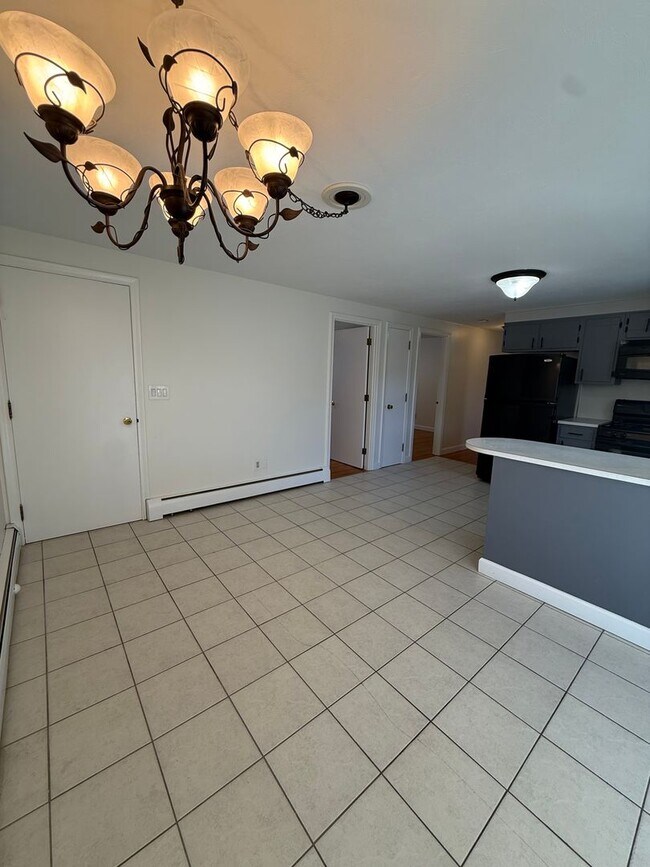 27 Janet Dr Unit 2nd Floor