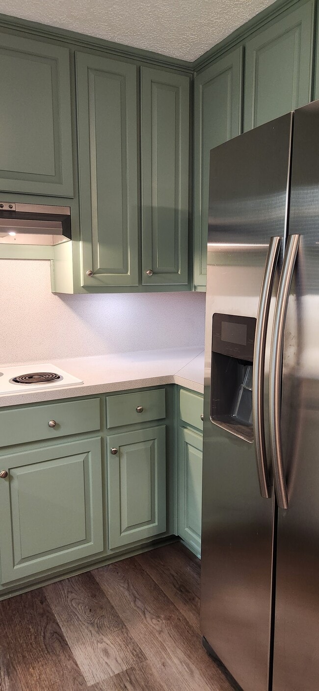 Stainless steel Samsung refrigerator - 5787 Lorraine Dr