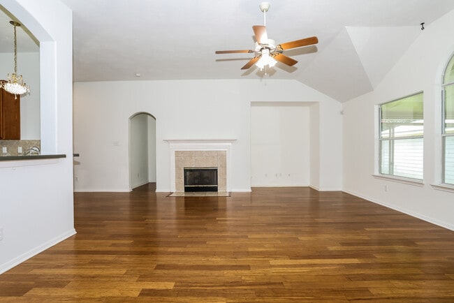 Photo - 28615 Hidden Cove Dr