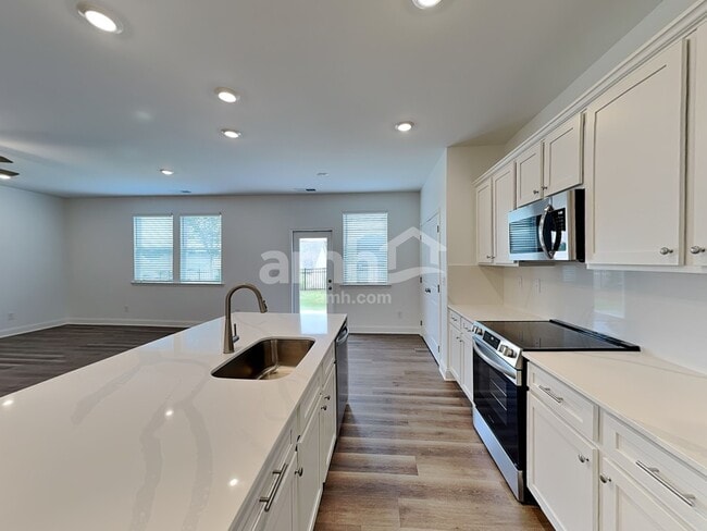 Photo - 1036 Highland Walk
