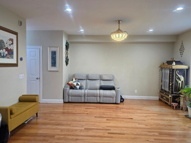 Photo - 304 Hunting Hill Dr