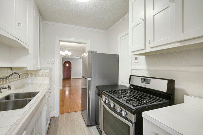 Photo - 5924 La Vista Dr