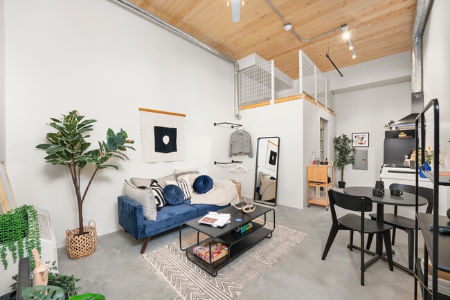 Building Photo - Kind Downtown