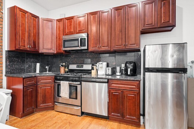 Photo - 321 E 14th St Unit 2B