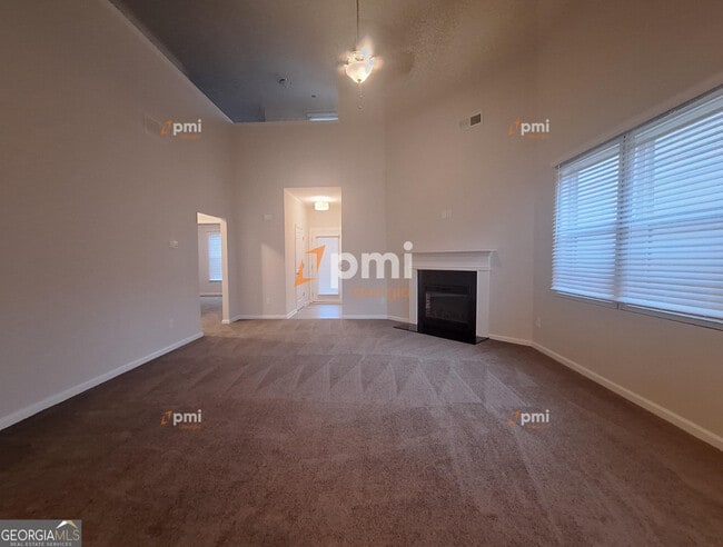 Photo - 3658 Madison St