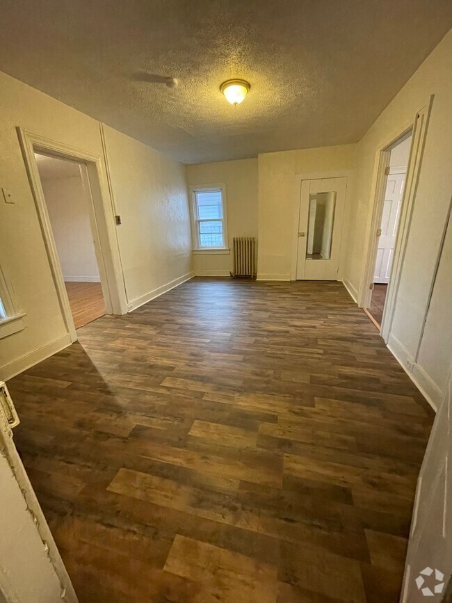 Building Photo - 226 Lincoln Way W Unit 2 Rental
